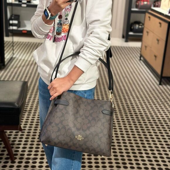 NWT Coach Hanna Shoulder Bag In Signature‎ Canvas - Picture 8 of 8